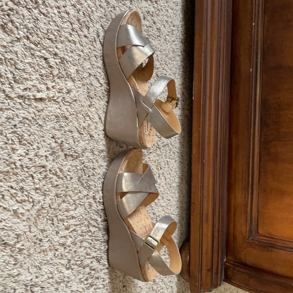 Kork-ease gold platform sandals, size 9